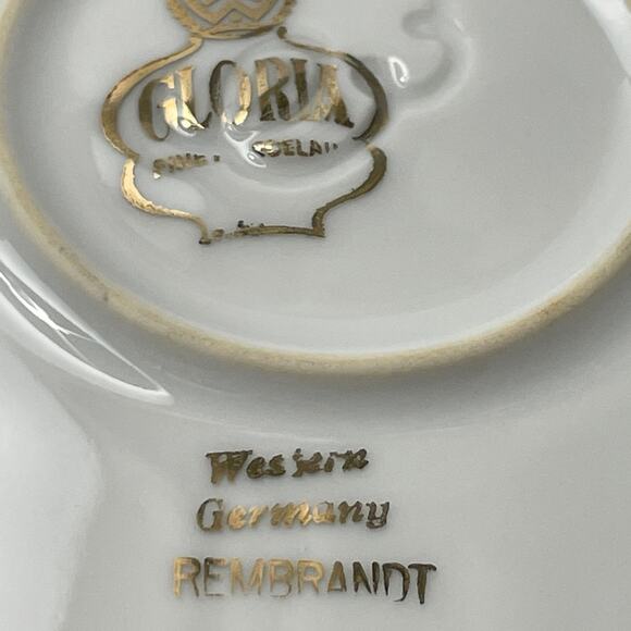 West Germany Rembrandt 10.5" Dinner Plate by Gloria Fine Porcelain Gilt - Picture 5 of 7